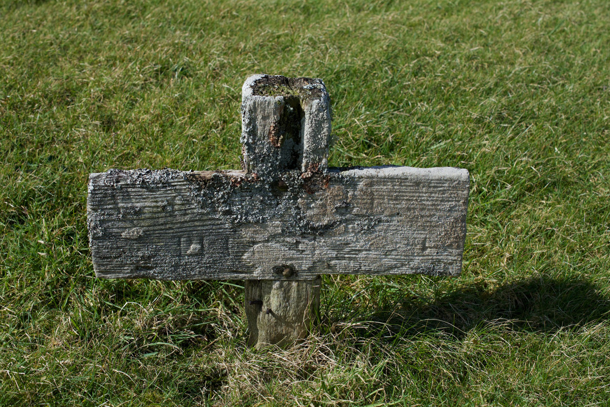 Graveyard wooden cross, Keills